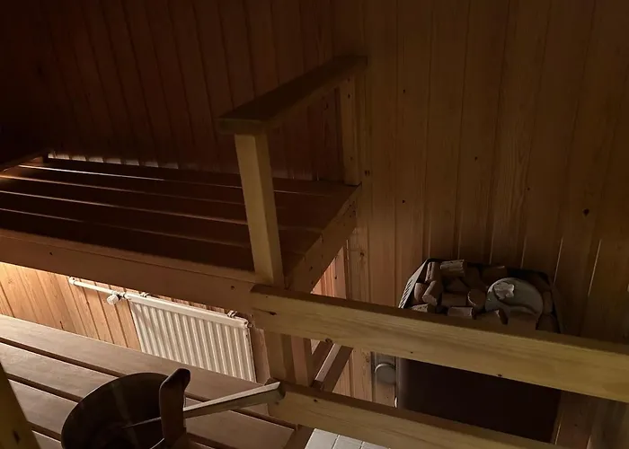 Cozy Family In Leppaevaara Sauna 에스포
